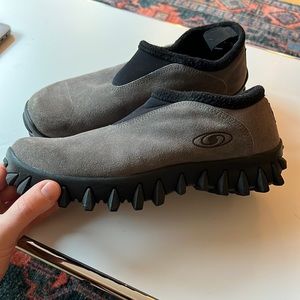 Salomon slip on snow shoes